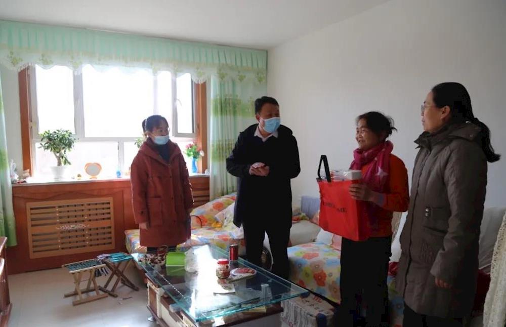 十四团拥军慰问暖人心 军民鱼水情谊深