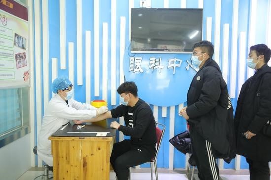 热血应征！第一师阿拉尔市十一团青年接受祖国挑选