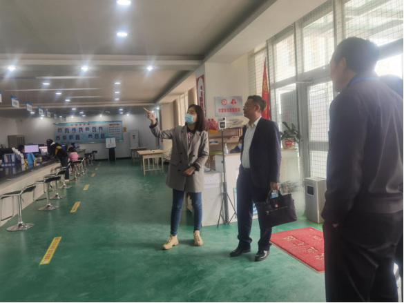 送关爱，鼓干劲，师人社局赴八团开展社保经办调研指导工作