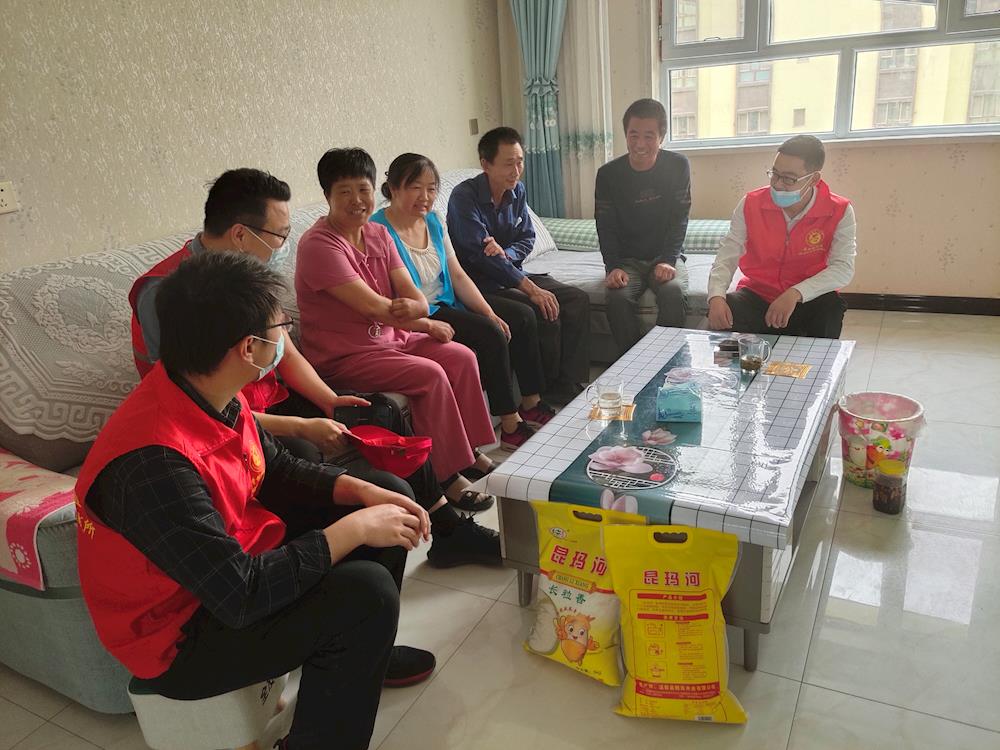 安居社区开展“关爱残疾人，温情在社区”慰问活动
