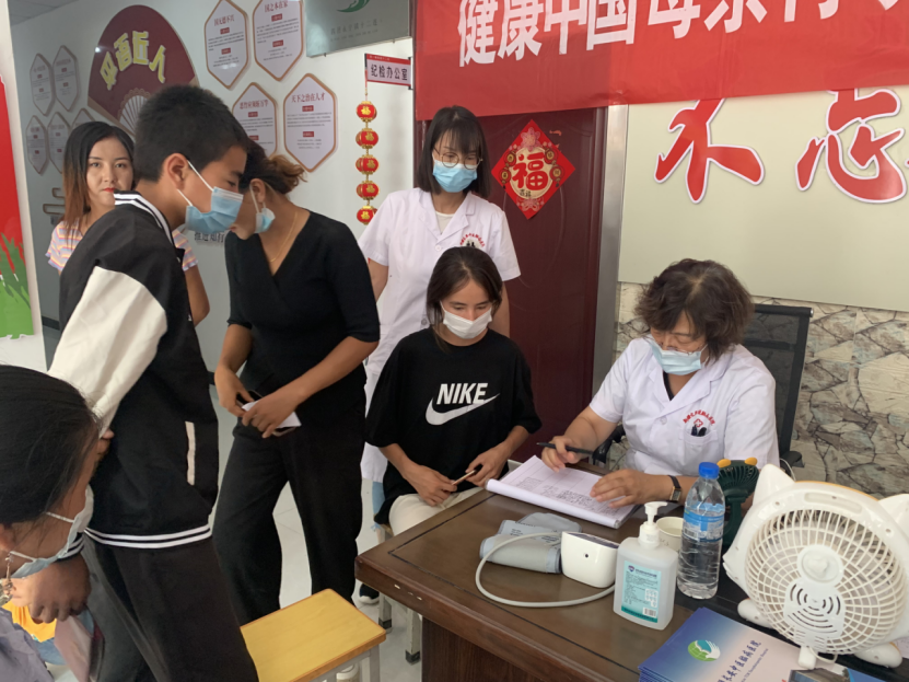 四团“健康中国 母亲行动”义诊活动