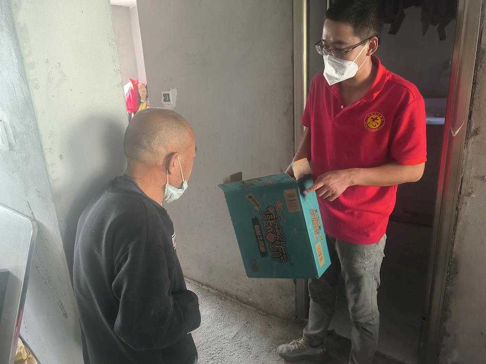 我为群众办实事 | 贴心服务送上门 温暖高龄老人心