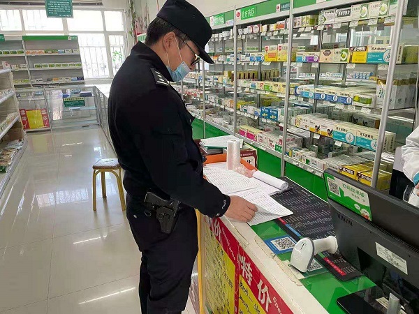 深入辖区药店开展安全专项检查工作