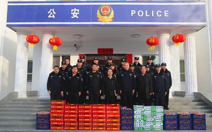 【新年慰问】六团党委慰问春节期间坚守岗位人员