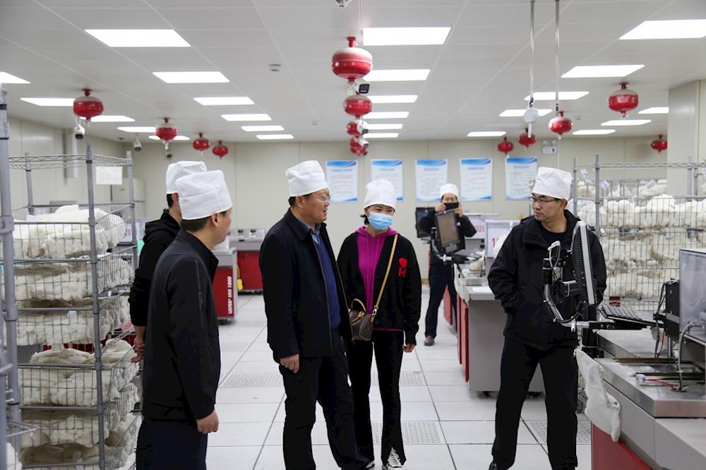 泰安市食药检院（泰安纤检所）党委书记、院长高明辉一行莅临师市纤检机构参观交流