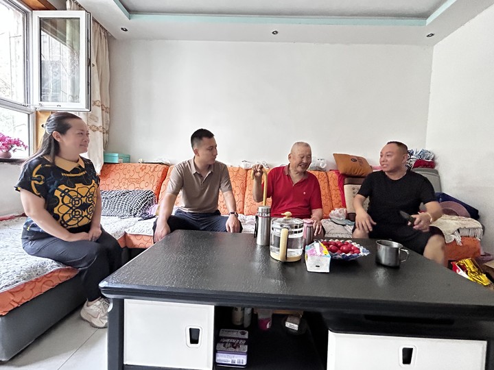 双拥系列活动（二） | 金银川路街道联合爱心拥军企业走访慰问老兵