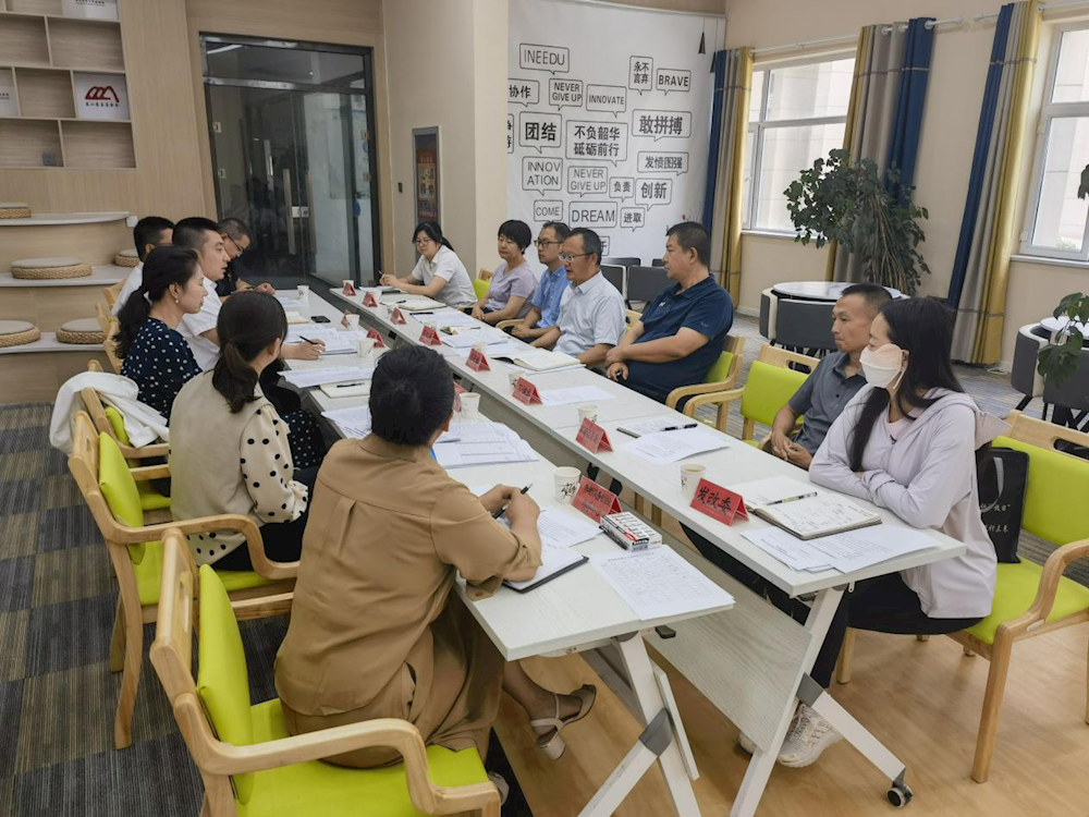 兵团民政局王蕾副处长协同吾家乐宝公司雍宁等一行来师市调研养老服务业发展工作