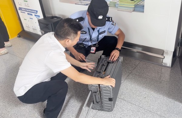 服务群众有温度 点滴小事暖人心
