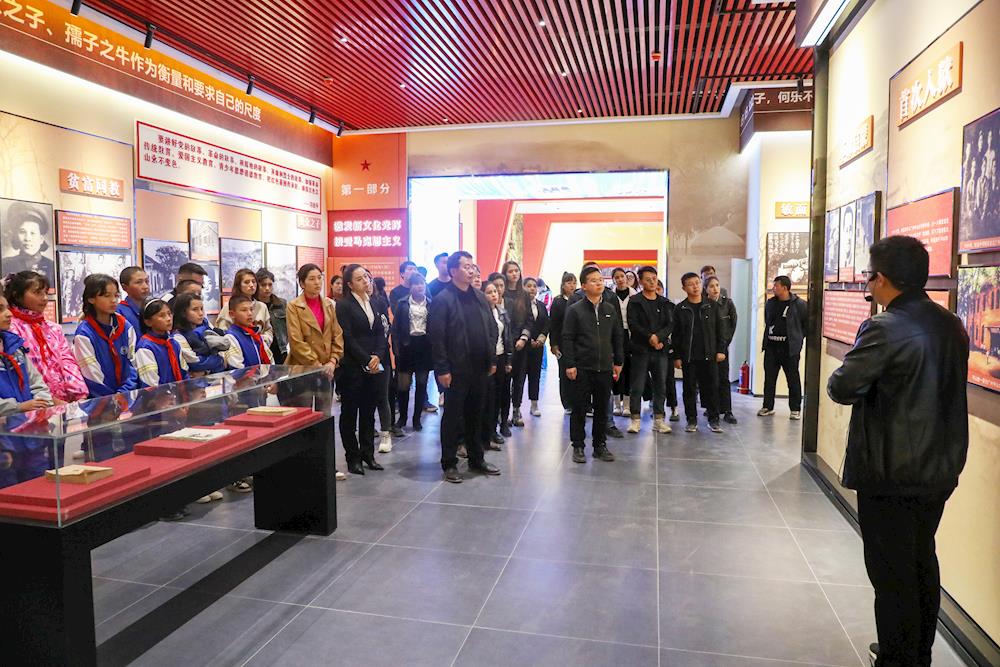 师市团委、青联赴乌什县开展兵地融合“铸牢中华民族共同体意识”主题活动