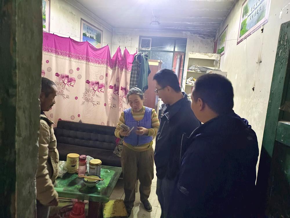 防范一氧化碳中毒 织密生命安全屏障——师市应急管理局开展防范一氧化碳中毒排查和宣传工作