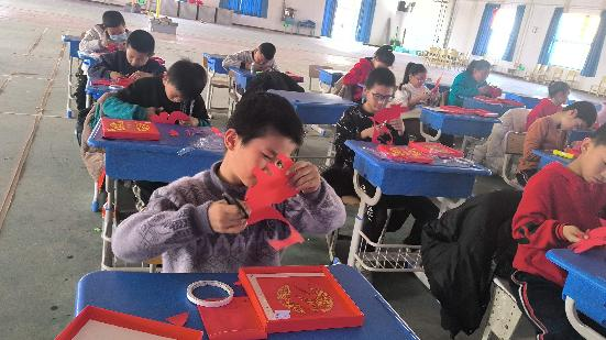 第一师阿拉尔市十六团“七彩假期”顺利结业