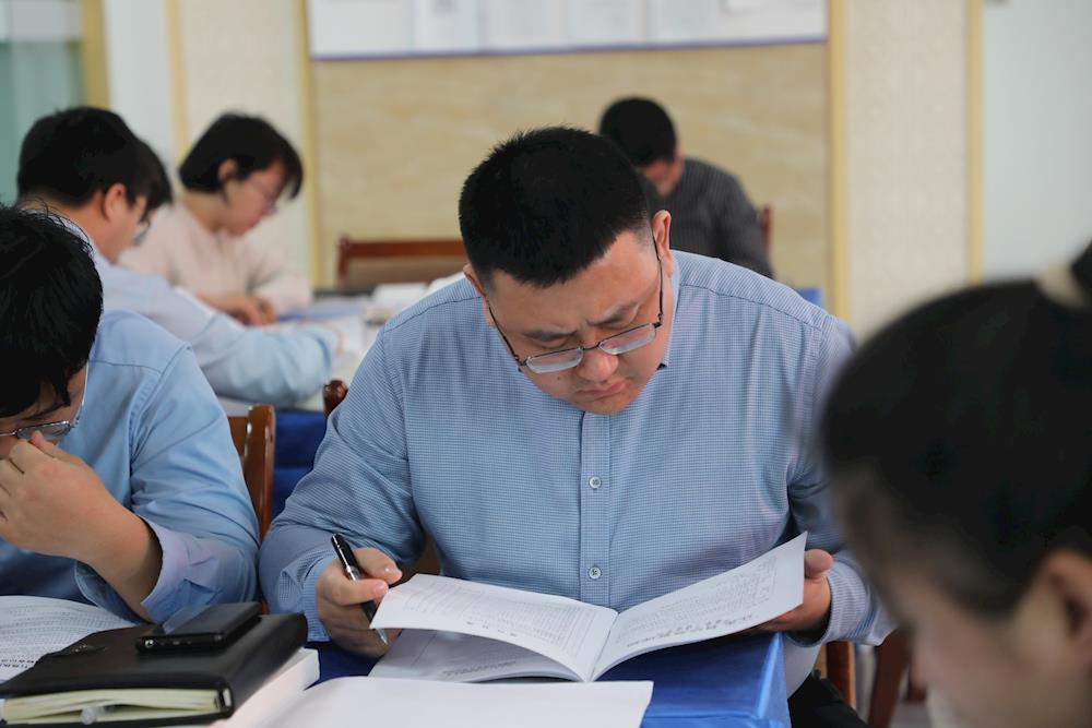 第一师阿拉尔市应急管理局以案卷评查促能力提升