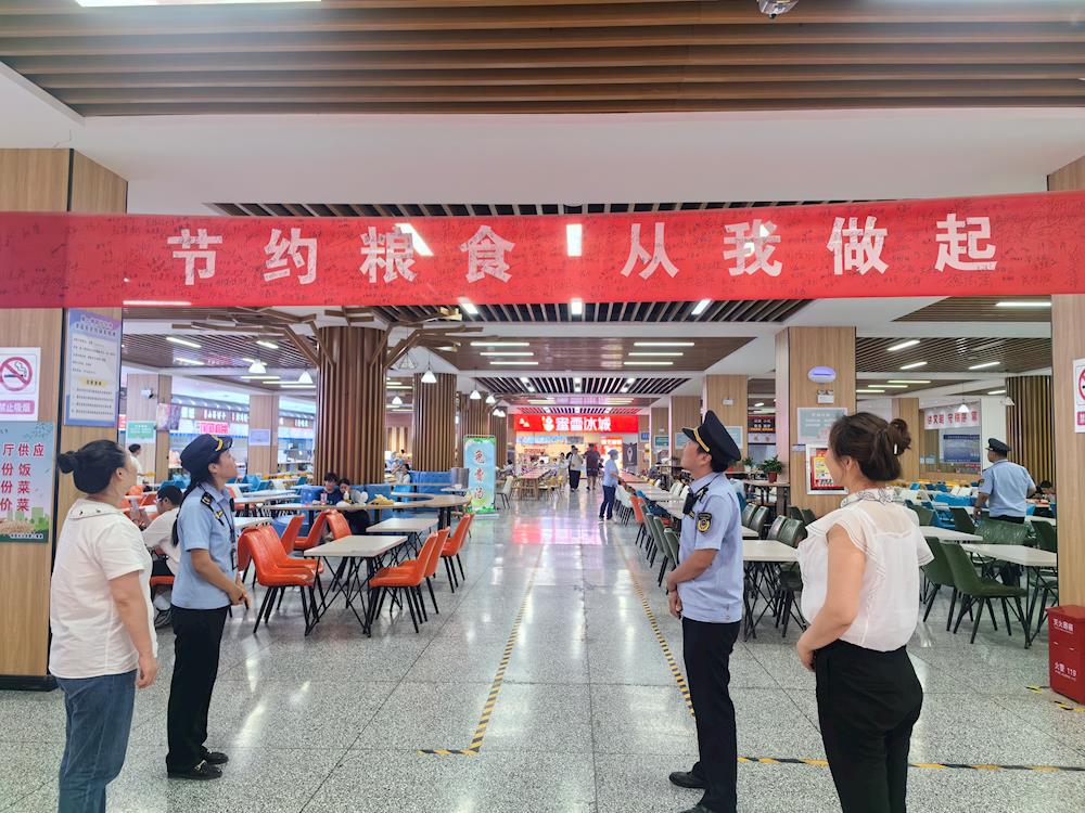第一师阿拉尔市市场监督管理局在学校开展“反对浪费，崇尚节约”主题宣讲活动